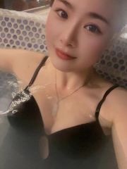 新疆美容师西西